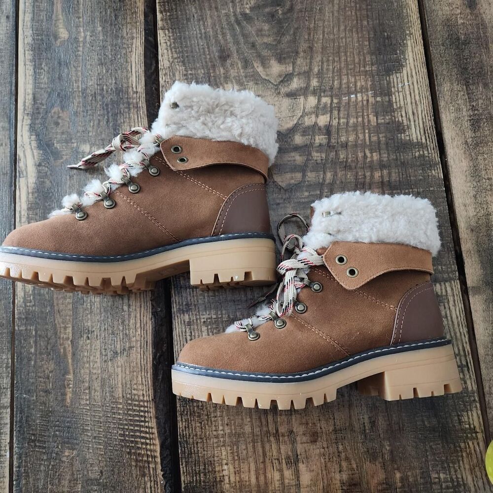 Time-and-tru Women's White and Brown Boots Size 6 Wide